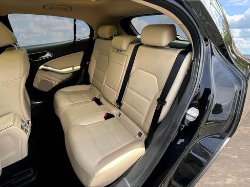 Used 2019 Mercedes-Benz GLA 250 w/ Premium Package image 21