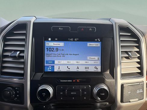 Used 2018 Ford F150 King Ranch image 15