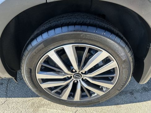 Used 2024 Nissan Pathfinder Platinum w/ Cargo Package image 19