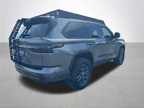 Used 2023 Toyota Sequoia Platinum AWD/4WD image 7