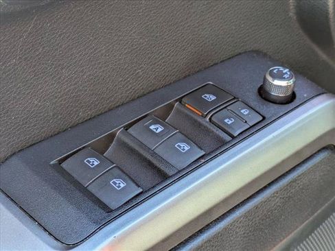 Used 2017 Toyota Tacoma SR5 w/ Tow Package RWD image 15