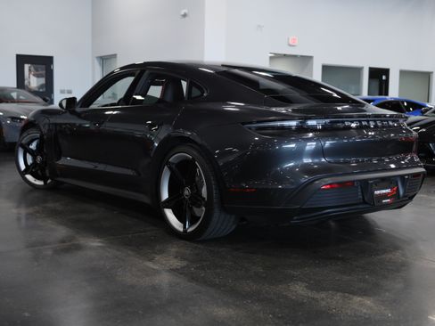 Used 2022 Porsche Taycan RWD image 4