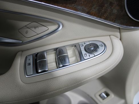 Used 2018 Mercedes-Benz GLC 300 image 7