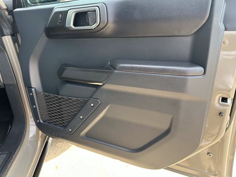 Used 2025 Ford Bronco Badlands AWD/4WD image 14