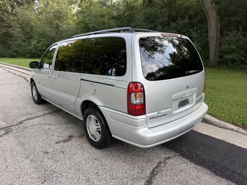 Used 2002 Chevrolet Venture Warner Brothers w/ Trailering Pkg FWD image 3