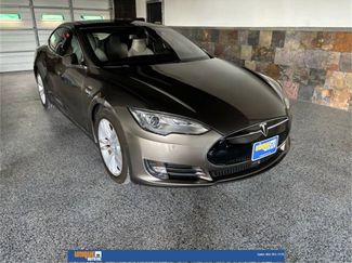 Used 2015 Tesla Model S P90D image 1