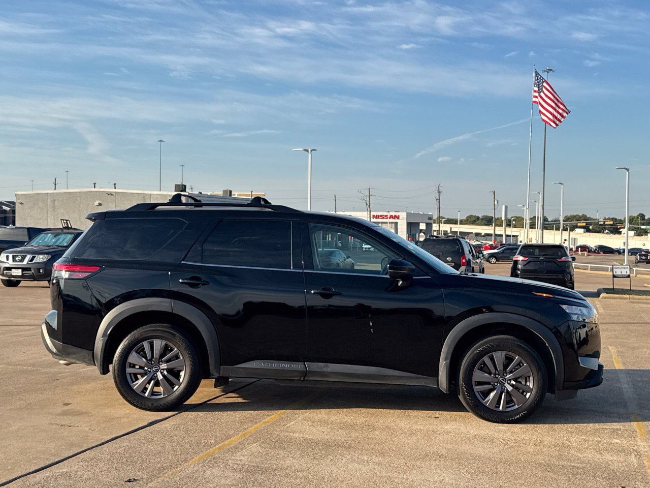 Certified 2024 Nissan Pathfinder SV FWD image 30