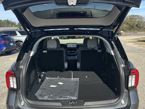 New 2026 Ford Explorer Platinum w/ LUX Leather Package image 5