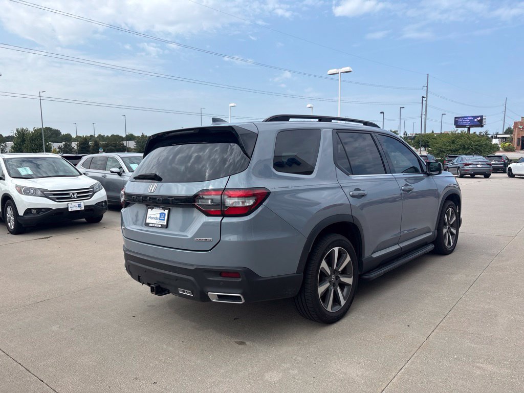 Certified 2024 Honda Pilot Touring image 5