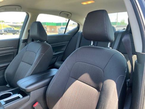 Used 2024 Nissan Altima 2.5 SV FWD image 11