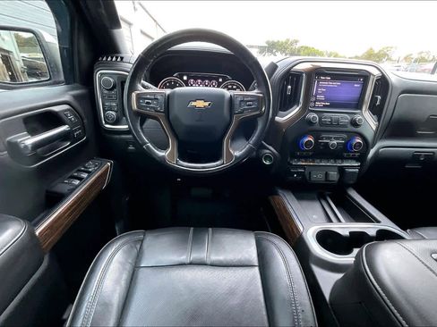 Used 2019 Chevrolet Silverado 1500 High Country w/ Technology Package image 5