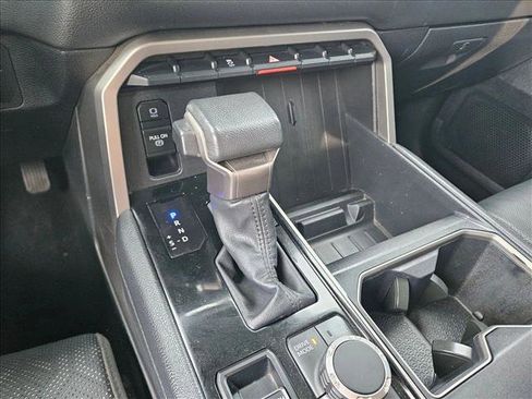 Used 2024 Toyota Tundra Limited image 15