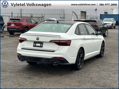 Certified 2023 Volkswagen Jetta GLI Autobahn w/ GLI Black Package image 3
