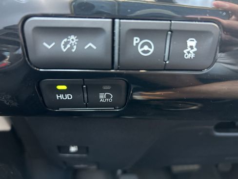 Used 2019 Toyota Prius Limited image 15