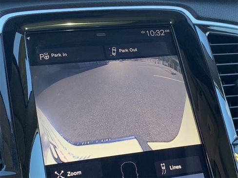 Used 2018 Volvo XC90 T6 Momentum w/ Convenience Package image 32