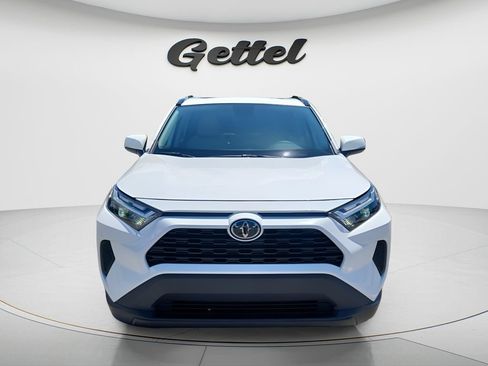 Used 2025 Toyota RAV4 XLE w/ Convenience Package FWD image 2