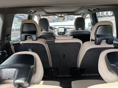 Certified 2025 Volvo XC90 B6 Plus AWD/4WD image 42