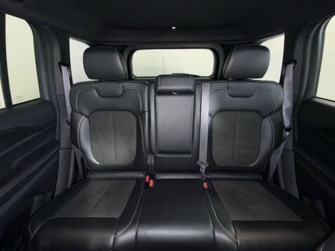Used 2023 Jeep Grand Cherokee Altitude AWD/4WD image 24