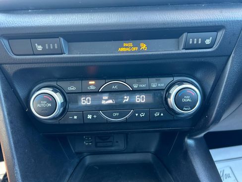 Used 2018 MAZDA MAZDA3 Touring FWD image 15