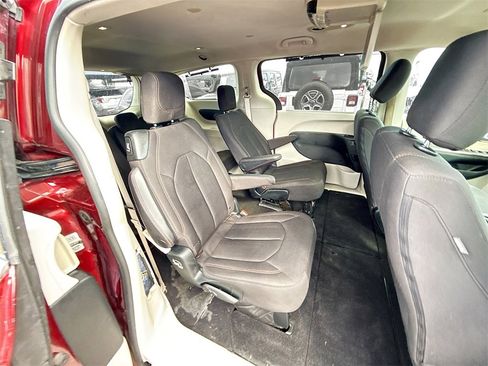 Used 2017 Chrysler Pacifica Touring Plus w/ Tire & Wheel Group image 32