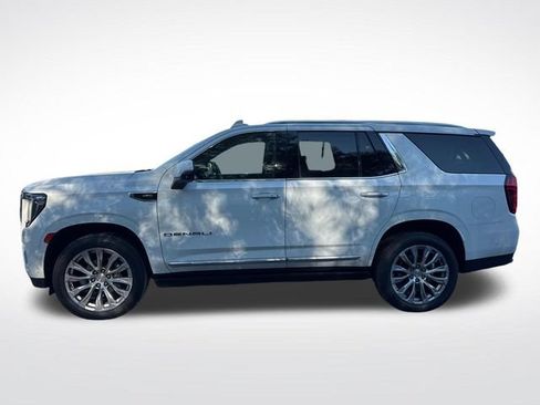 Used 2024 GMC Yukon Denali w/ Advanced Technology Package AWD/4WD image 4