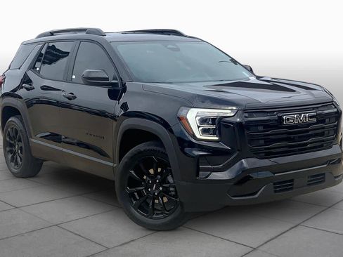 Used 2026 GMC Terrain Elevation w/ Elevation Premium Package FWD image 3