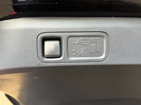 Used 2022 Ford Expedition Limited AWD/4WD image 42