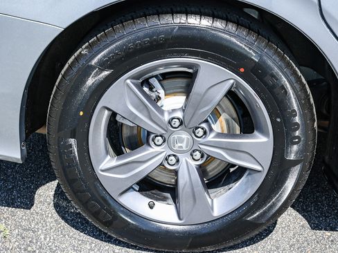 Certified 2024 Honda Odyssey EX image 11