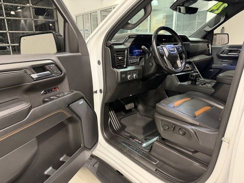 Used 2024 GMC Sierra 1500 AT4 w/ Technology Package image 13