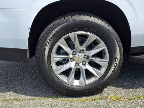New 2026 Chevrolet Suburban Premier w/ Sun And Tow Package AWD/4WD image 5
