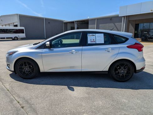 Used 2017 Ford Focus SE image 7