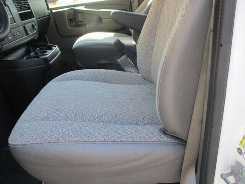 Used 2015 Chevrolet Express 2500 LT w/ LT Preferred Equipment Group image 11