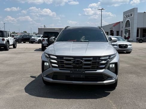 Used 2025 Hyundai Tucson Limited AWD/4WD image 2