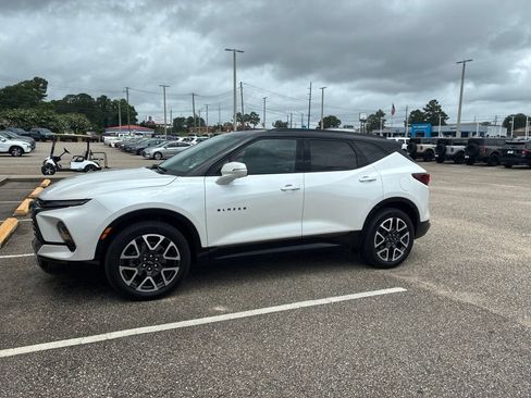 Used 2024 Chevrolet Blazer RS w/ Driver Confidence II Package FWD image 2