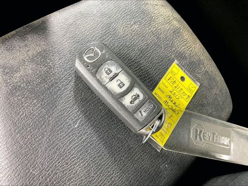 Used 2015 MAZDA MAZDA3 i Sport image 14