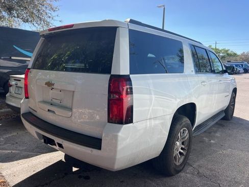 Used 2019 Chevrolet Suburban LT image 4