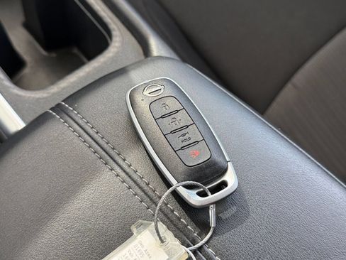 Used 2025 Nissan Sentra SV FWD image 21