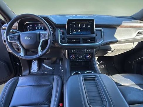 Used 2022 Chevrolet Suburban Z71 w/ Z71 Off-Road Package image 16