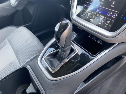 Used 2025 Subaru Outback Premium image 16