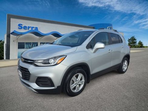 Used 2020 Chevrolet Trax LT w/ LT Convenience Package FWD image 1