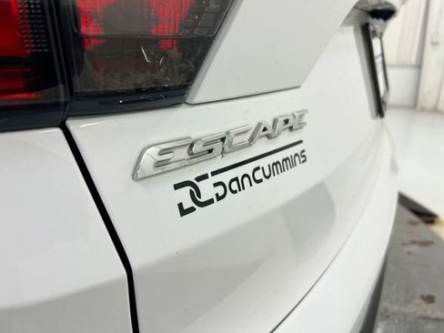 Used 2017 Ford Escape SE FWD image 25