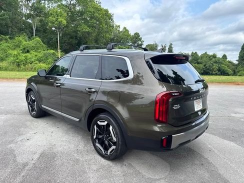 Used 2024 Kia Telluride S FWD image 5