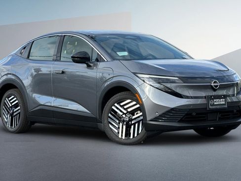 New 2026 Nissan Leaf SV+ w/ Floor Mat Package (SV+) image 2