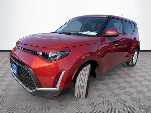 Used 2024 Kia Soul LX w/ Option Group 015 FWD image 3