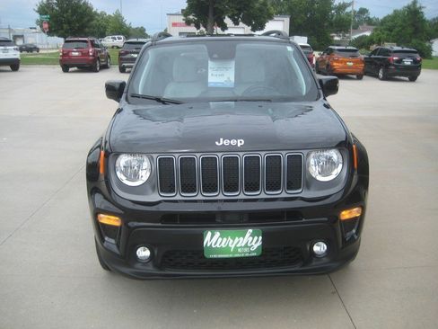 Used 2022 Jeep Renegade Limited AWD/4WD image 3