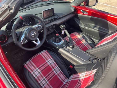 Used 2016 MAZDA MX-5 Miata Club image 5