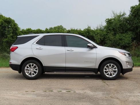Certified 2020 Chevrolet Equinox LT AWD/4WD image 2
