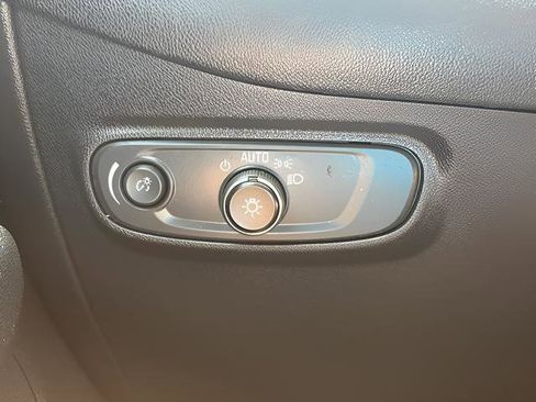 Used 2022 Chevrolet Equinox LT image 23