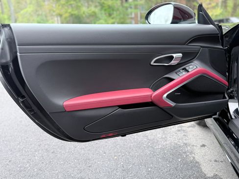 Used 2018 Porsche 718 Cayman RWD image 11