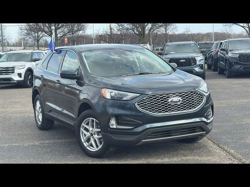 Certified 2023 Ford Edge SEL w/ Convenience Package AWD/4WD image 2